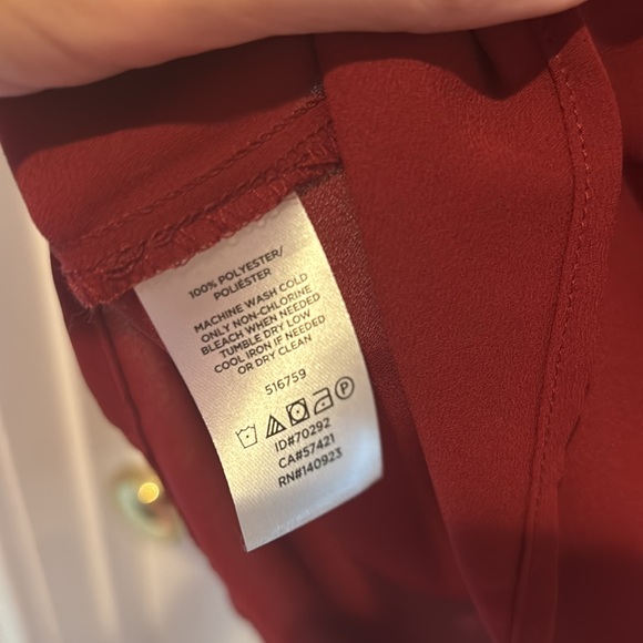 Loft Dark Red Burgundy Dressy Tank Size Small - Picture 3 of 4